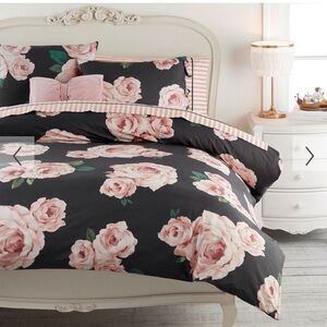 Pottery Barn PB Teen Emily & Meritt Bed Of Roses Queen Duvet